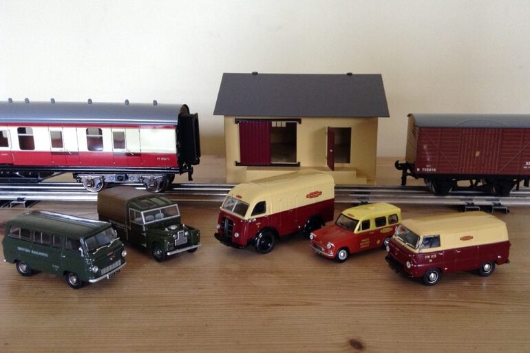 Oxford Diecast 1:43 Commercial Vehicles and Cars